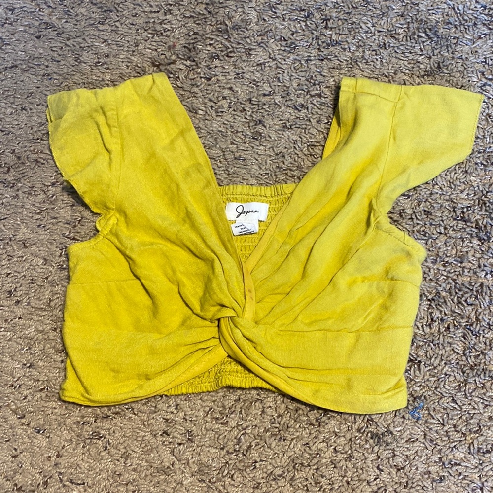 Cropped lime green top